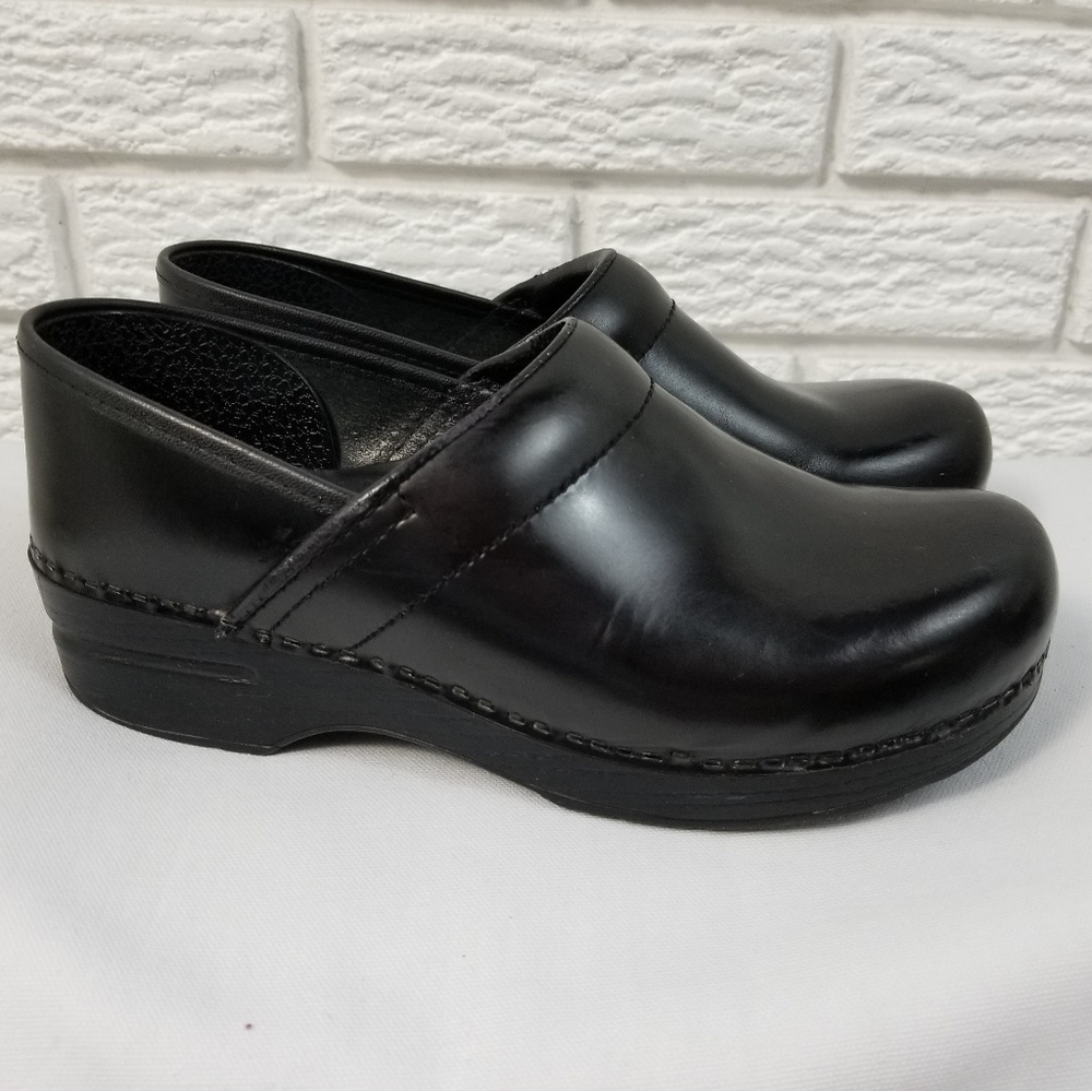 Dansko Professional Clogs 39 US 8.5-9 Black